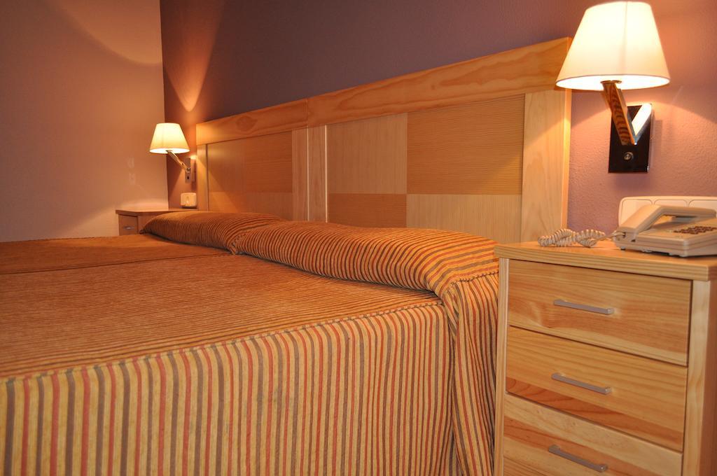 Hotel Los Rosales Альманса Номер фото